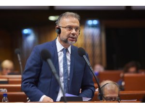 Ertürk, Fransa'da yerel yönetimler kongresine katıldı
