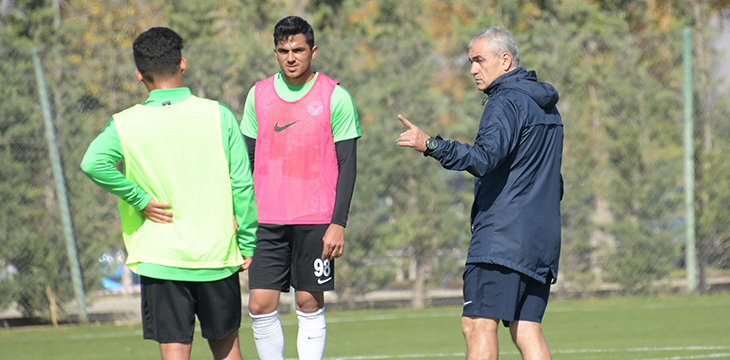 Çalımbay’dan Ankaragücü maçı değerlendirmesi: Rekabete varım, gerginliğe yokum