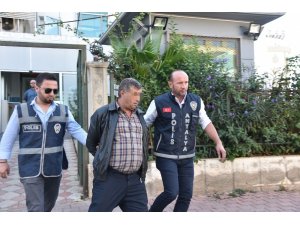 Hastanede hasta numarasıyla, başka bir hastanın cebinden 400 lira çaldı