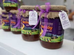 Bala kadın eli değdi