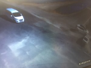 Cipin çarptığı aracın tüm kapıları açıldı