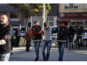 Uyuşturucuyu piyasaya sürmeden yakalandılar
