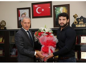 Dünya Şampiyonu Metehan Başar olimpiyatlarda altın madalya hedefi koydu