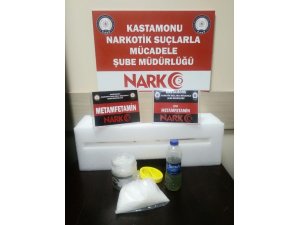 Bin 306 gram metamfetamini su deposuna zulaladı
