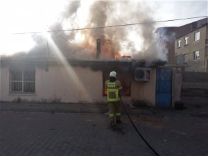 Ev yangını korkuttu