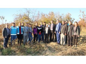 Çin heyeti kiraz bahçelerinde