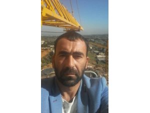 Parasını alamayan Türk işçi 170 metrelik kule vince çıktı