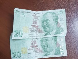 Sahte para ile alışveriş yaparken yakalandılar