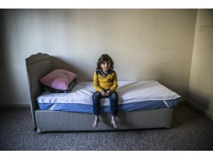 Savaş mağduru çocuğa yardım eli