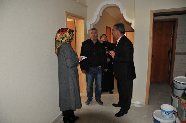 Karatay Belediyesi evi yanan ailelere yardım eli uzatıyor