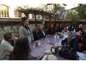 Belediye Başkanı Tahsin Babaş ev hanımlarıyla bir araya geldi