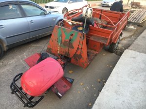 Aksı kırılan patpatın sürücüsü yaralandı