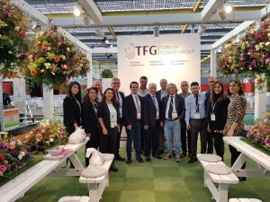 Türk çiçeğini Hollanda’da tanıttılar