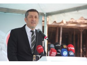 Bakan Selçuk: "Eğitim vasıtasıyla yükselmenin gerekliliğinin farkındayız"
