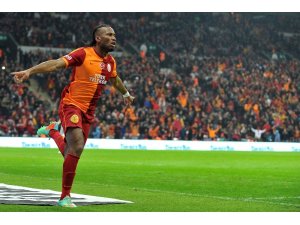 Didier Drogba, yeşil sahalara veda etti