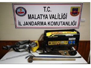 Malatya’da kaçak kazı yapanlara suçüstü