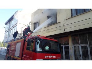 Siirt’te korkutan yangın: 3 kişi dumandan etkilendi