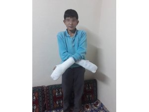 Müdürün okuldan kaçtı diye öğrencinin parmaklarını kırdığı iddiası