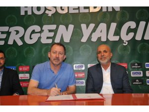 Alanyaspor, Sergen Yalçın'la sözleşme imzaladı