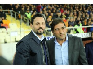 Spor Toto Süper Lig: E. Yeni Malatyaspor: 2 - Trabzonspor: 0 (İlk yarı)