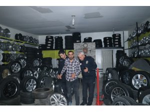 İş yerini soymaya çalışan hırsızı vatandaşlar suçüstü yakaladı