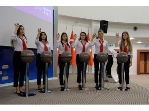 Tarihi çarşıda 100 liralık alışveriş yaptılar 10 otomobil kazandılar