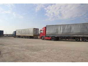 Çobanbey Sınır Kapısı yeniden geçişlere açıldı