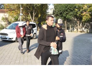 7 ruhsatsız tabanca ele geçirilen 2 şüpheli adliyede