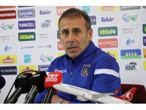 5 yıl daha Medipol Başakşehir'de