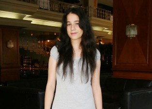 Popstar Dilara Konyalılardan destek istedi