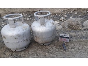 İpekyolu ilçesinde toprağa gömülü 2 adet tüp bulundu