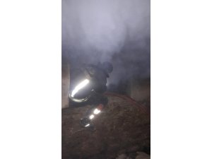 Van’da korkutan kömürlük yangını
