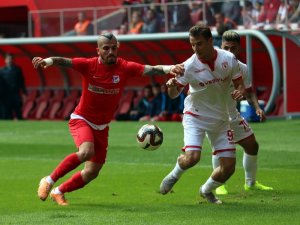 TFF 2. Lig: Yılport Samsunspor: 1 - Keçiörengücü: 2