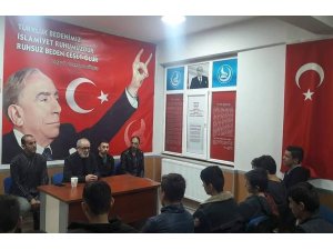 MHP'li gençlere Türk İslam tarihi anlatıldı