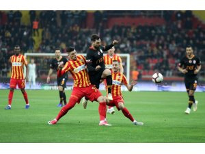 Lopes Galatasaray’da kızarıyor
