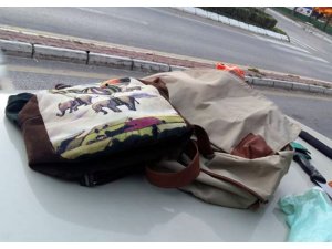 Cam kırıp, çanta çalan 4 zanlı tutuklandı