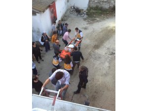 Tadilat için çıktığı çatıda baygınlık geçirince imdadına itfaiye yetişti