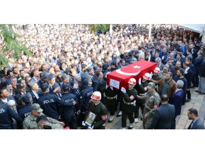 Kahramanmaraşlı şehidi binler uğurladı