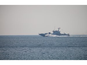 Dikili'de düzensiz göçmenleri taşıyan tekne battı