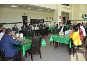 Denizlispor’da Başkan Ali Çetin, personellerin sorunlarını dinledi