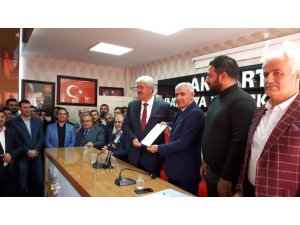 Ali Ekinci, aday adaylığı başvurusunda bulundu