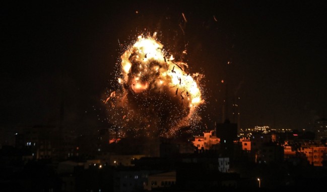 İsrail El Aksa kanalını vurdu...