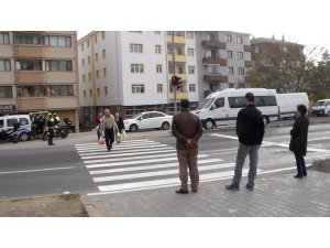 Bolu’da, kırmızı ışık ihlali yapan yayalar kameralara yansıdı