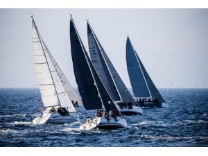 Çeşme’de yelkenler çocuklar için açıldı