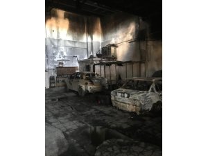 Aliağa’daki yangın kaportacı dükkanını kül etti