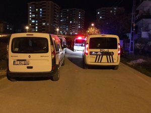 Alkollü olduğu iddia edilen genç mahalleyi birbirine kattı