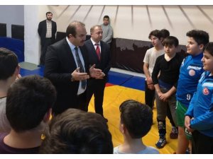 Şampiyon müdürden sporculara öğüt