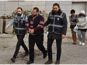 Emlakçı kardeşlerin sattıkları evdeki eşyaları çaldıkları iddiası