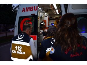 Adana’da parkta bıçaklı kavga: 3 yaralı
