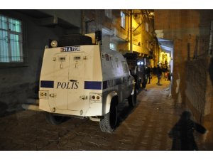 Maskeli iki grup arasında silahlı çatışma: 2 yaralı